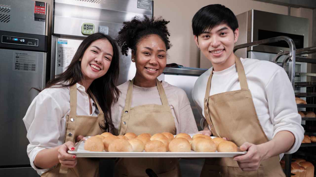 Bisnis Roti di Indonesia 10 rekomendasi franchise modal kecil 2026