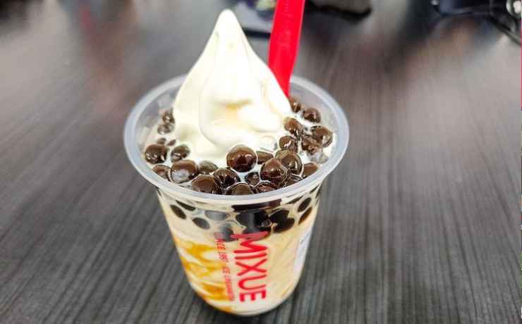 Biaya Franchise Mixue 2026: Rincian Modal & Keuntungan Bersih